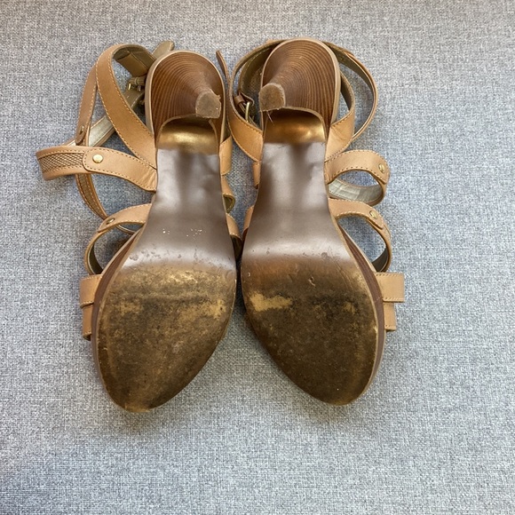 Tahari Troy Strappy Sandal 7.5 - Picture 3 of 5